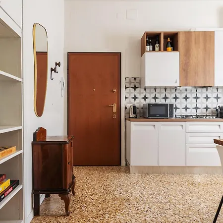 Stile E Comodita Bilocale Apartment Mailand