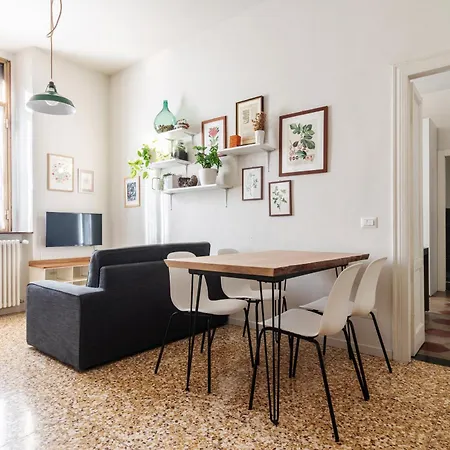 Lägenhet Stile E Comodita Bilocale